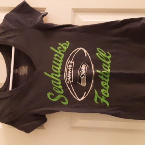 Seahawks tshirt - Picture 4 of 4
